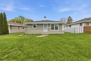 2619 Bolivar AVENUE, Saint Francis, WI 53235