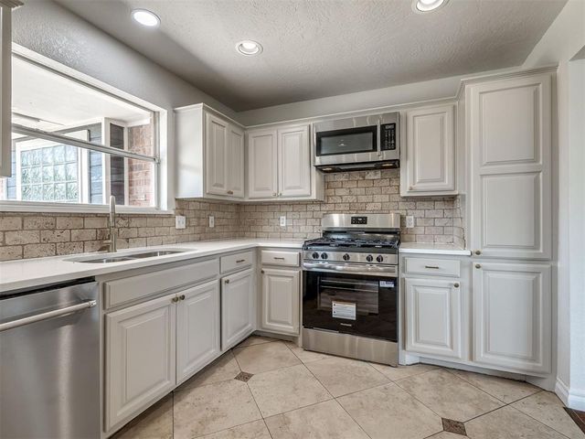 2705 E Hills Drive, Oklahoma City, OK 73160
