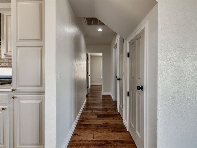 2705 E Hills Drive, Oklahoma City, OK 73160