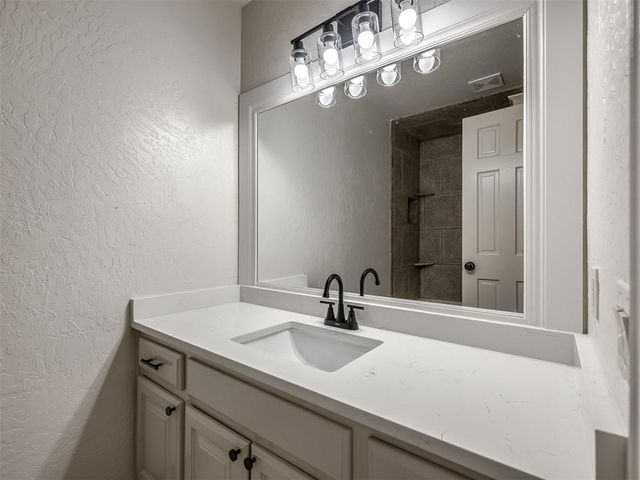 2705 E Hills Drive, Oklahoma City, OK 73160