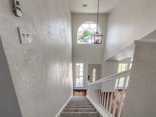 2705 E Hills Drive, Oklahoma City, OK 73160