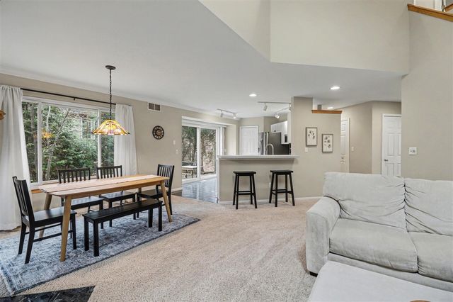 439 Sommerset Court, Ann Arbor, MI 48103