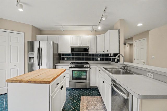 439 Sommerset Court, Ann Arbor, MI 48103