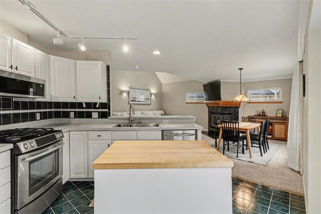 439 Sommerset Court, Ann Arbor, MI 48103