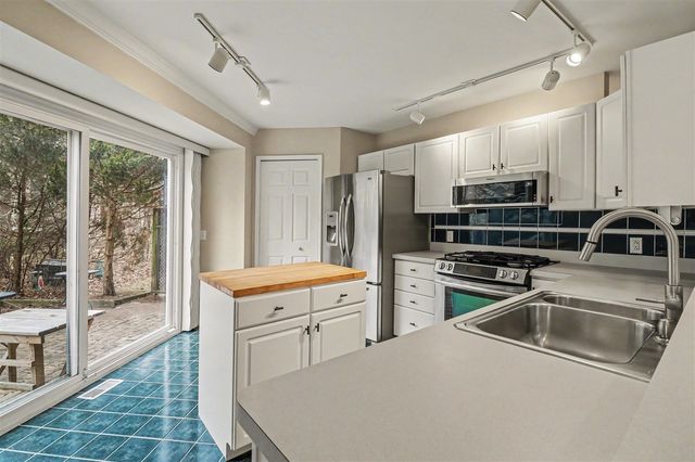 439 Sommerset Court, Ann Arbor, MI 48103