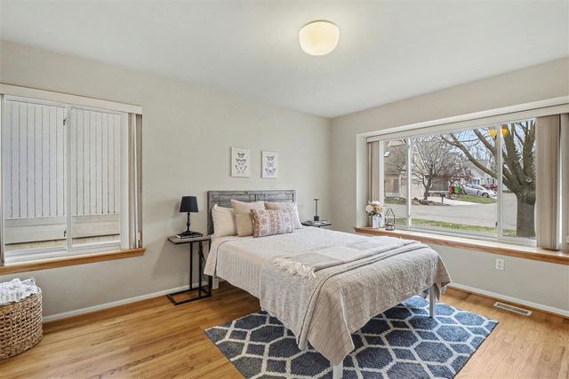 439 Sommerset Court, Ann Arbor, MI 48103