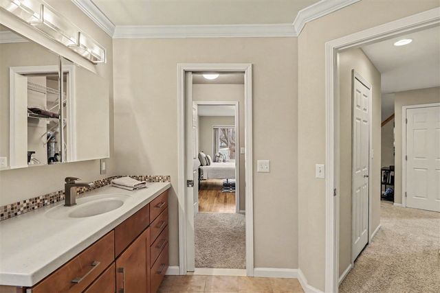 439 Sommerset Court, Ann Arbor, MI 48103