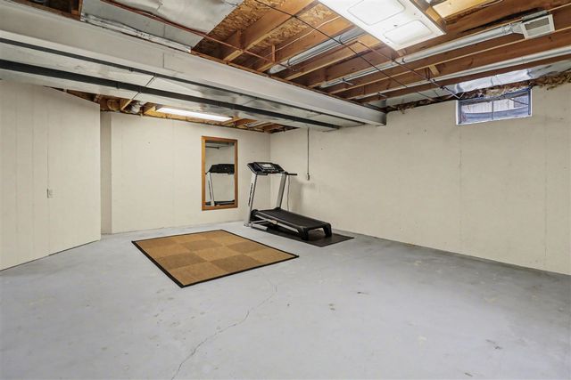 439 Sommerset Court, Ann Arbor, MI 48103