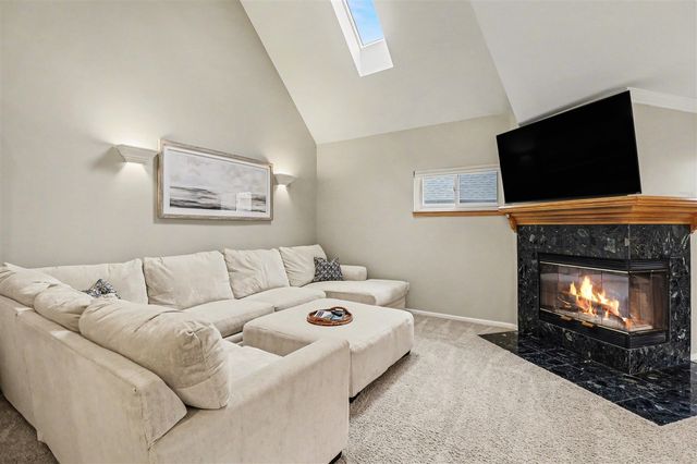 439 Sommerset Court, Ann Arbor, MI 48103