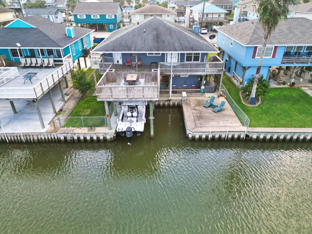 123 Four Master Road, Freeport, TX 77541