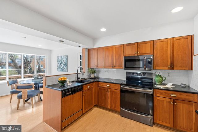 6424 VALE ST, Alexandria, VA 22312