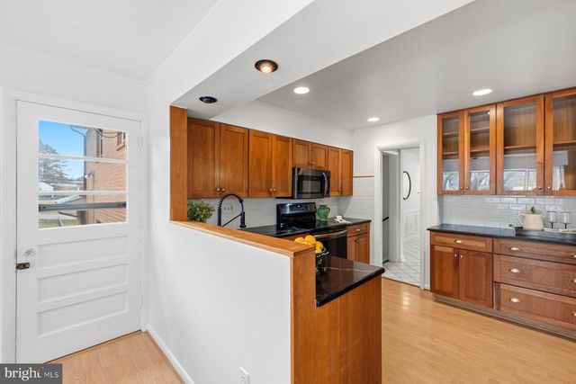 6424 VALE ST, Alexandria, VA 22312