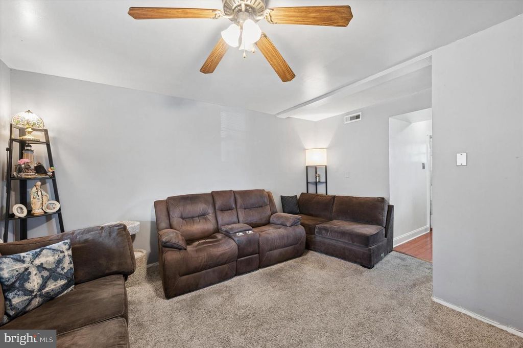 Image 6 of property listing at 57 BENSON DR, Glenolden, PA 19036