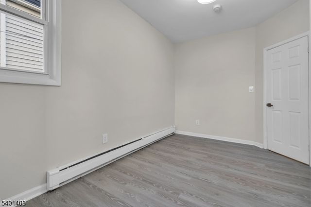 537 N Grove St, East Orange City, NJ 07017