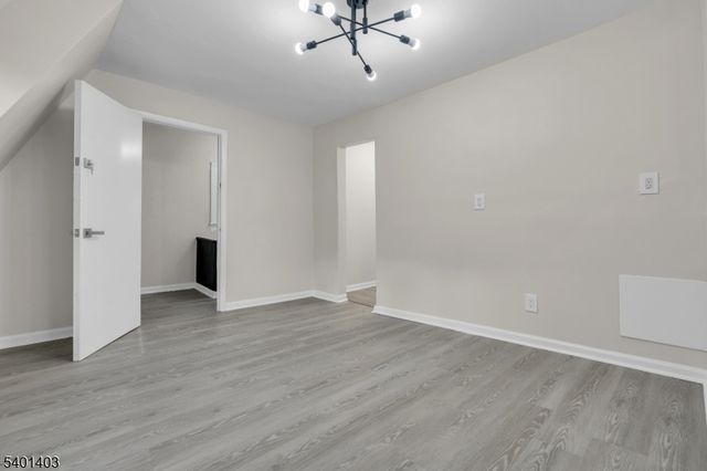 537 N Grove St, East Orange City, NJ 07017