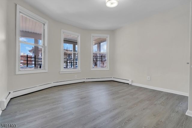 537 N Grove St, East Orange City, NJ 07017