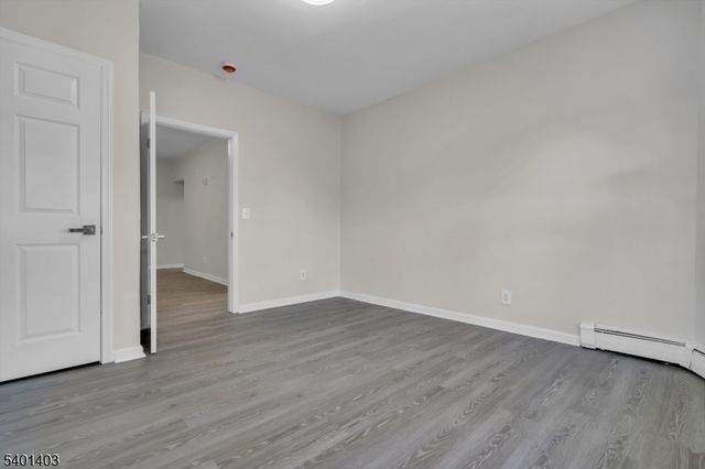 537 N Grove St, East Orange City, NJ 07017