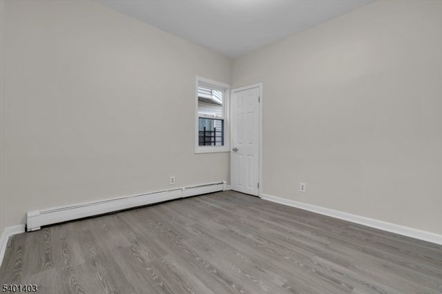 537 N Grove St, East Orange City, NJ 07017