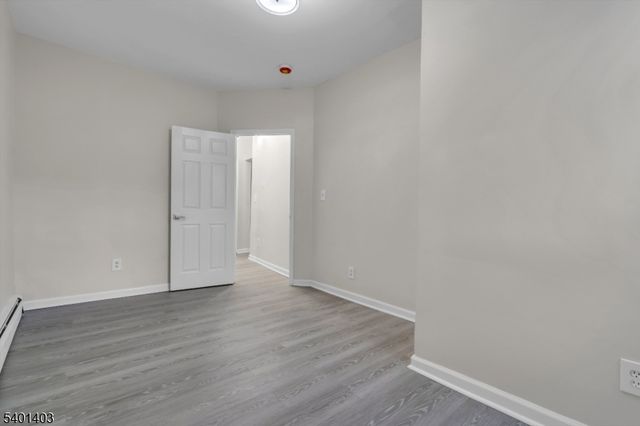 537 N Grove St, East Orange City, NJ 07017