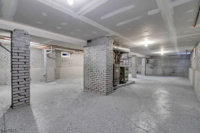 537 N Grove St, East Orange City, NJ 07017