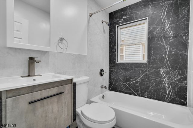 537 N Grove St, East Orange City, NJ 07017