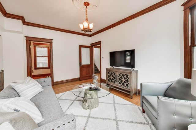 256 Blackhawk Road, Riverside, IL 60546