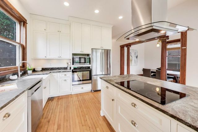 256 Blackhawk Road, Riverside, IL 60546