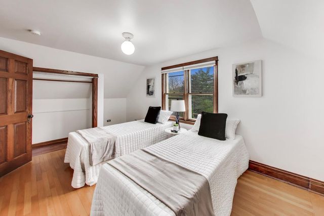 256 Blackhawk Road, Riverside, IL 60546