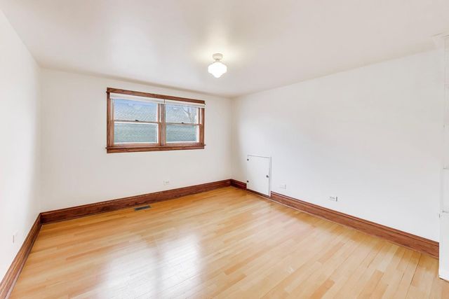 256 Blackhawk Road, Riverside, IL 60546