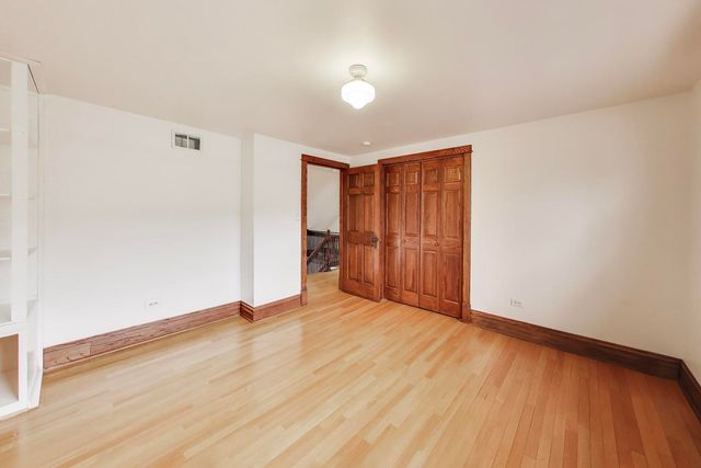 256 Blackhawk Road, Riverside, IL 60546