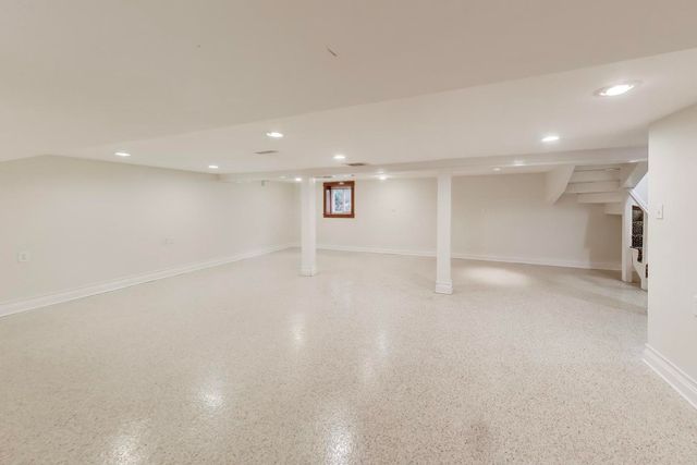 256 Blackhawk Road, Riverside, IL 60546