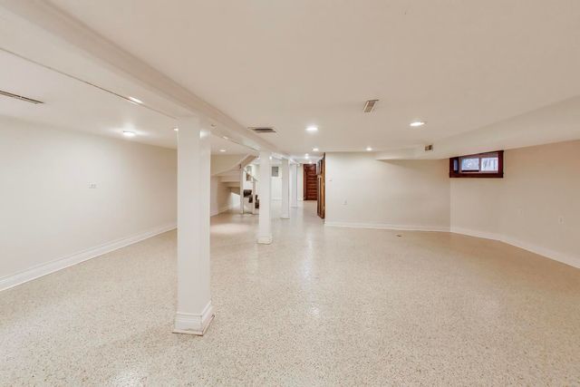 256 Blackhawk Road, Riverside, IL 60546