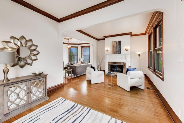 256 Blackhawk Road, Riverside, IL 60546