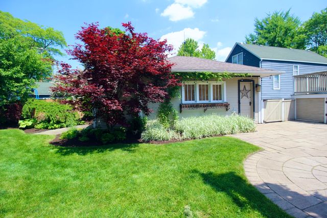 256 Blackhawk Road, Riverside, IL 60546