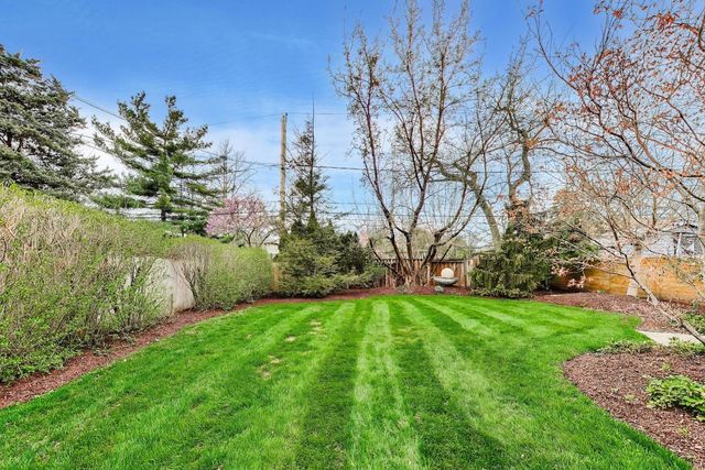 256 Blackhawk Road, Riverside, IL 60546