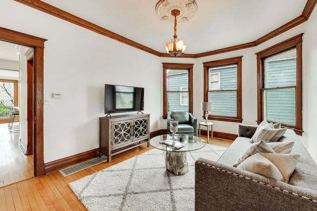 256 Blackhawk Road, Riverside, IL 60546