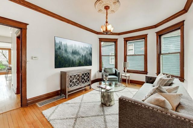 256 Blackhawk Road, Riverside, IL 60546