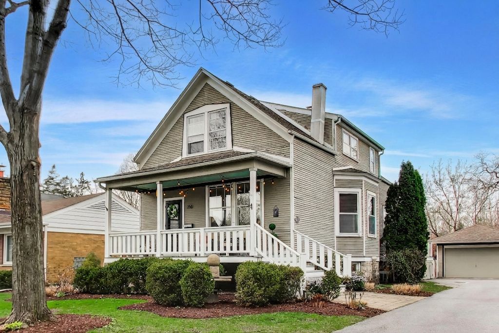 256 Blackhawk Road, Riverside, IL 60546