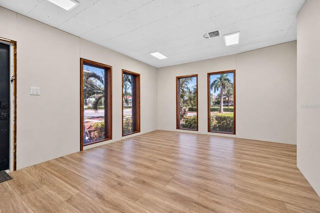 1000 49TH STREET S, St Petersburg, FL 33707