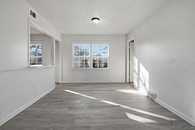 6710 E Independence Place, Tulsa, OK 74115