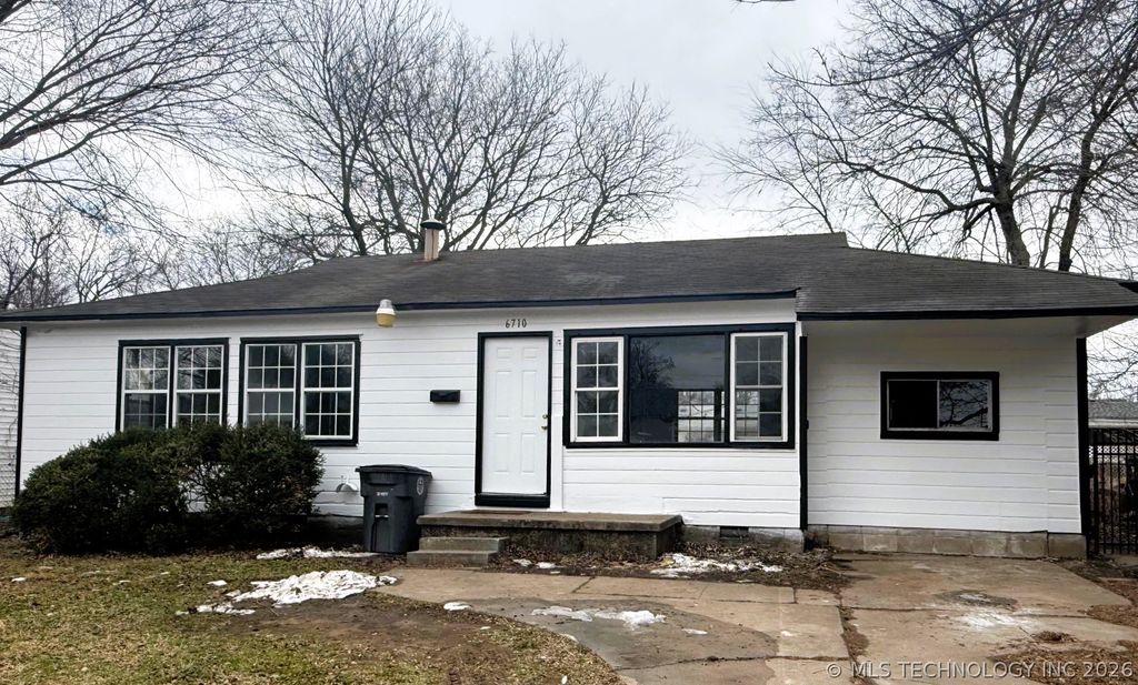 6710 E Independence Place, Tulsa, OK 74115