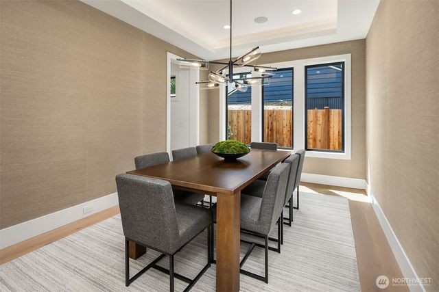 8016 Fairway Drive NE, Seattle, WA 98115