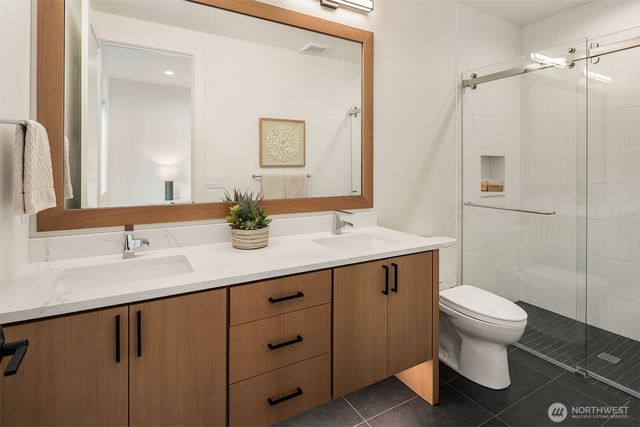 8016 Fairway Drive NE, Seattle, WA 98115