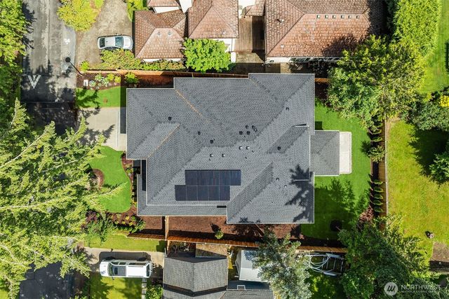 8016 Fairway Drive NE, Seattle, WA 98115