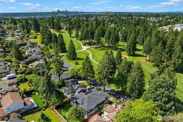 8016 Fairway Drive NE, Seattle, WA 98115