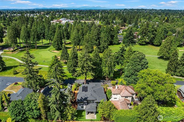 8016 Fairway Drive NE, Seattle, WA 98115