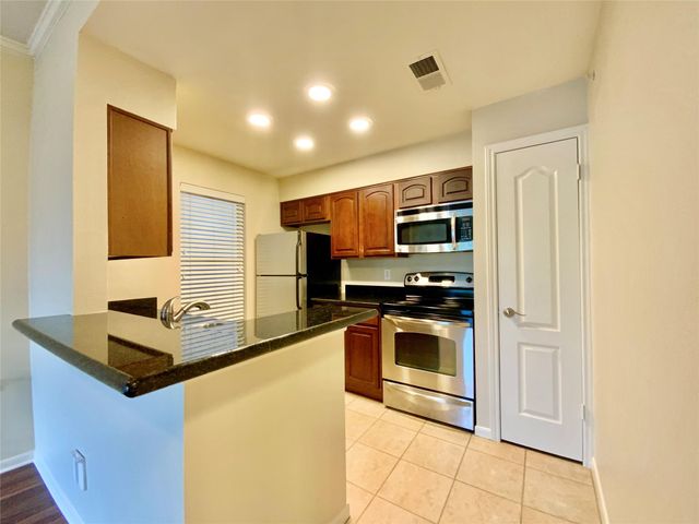 6000 Shepherd Mountain CV 315, Austin, TX 78730