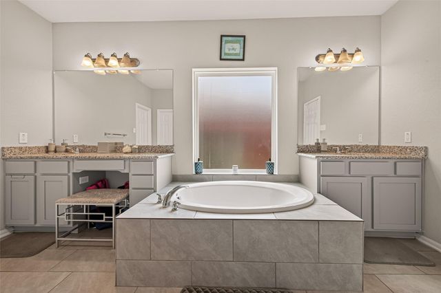 1914 Walnut Green Circle, Rosenberg, TX 77471