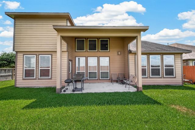 1914 Walnut Green Circle, Rosenberg, TX 77471
