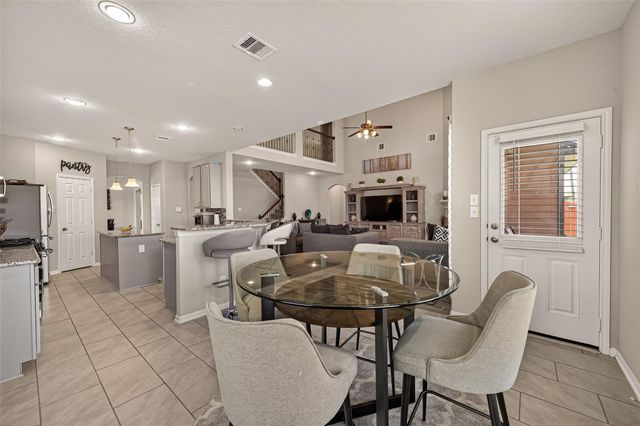 1914 Walnut Green Circle, Rosenberg, TX 77471